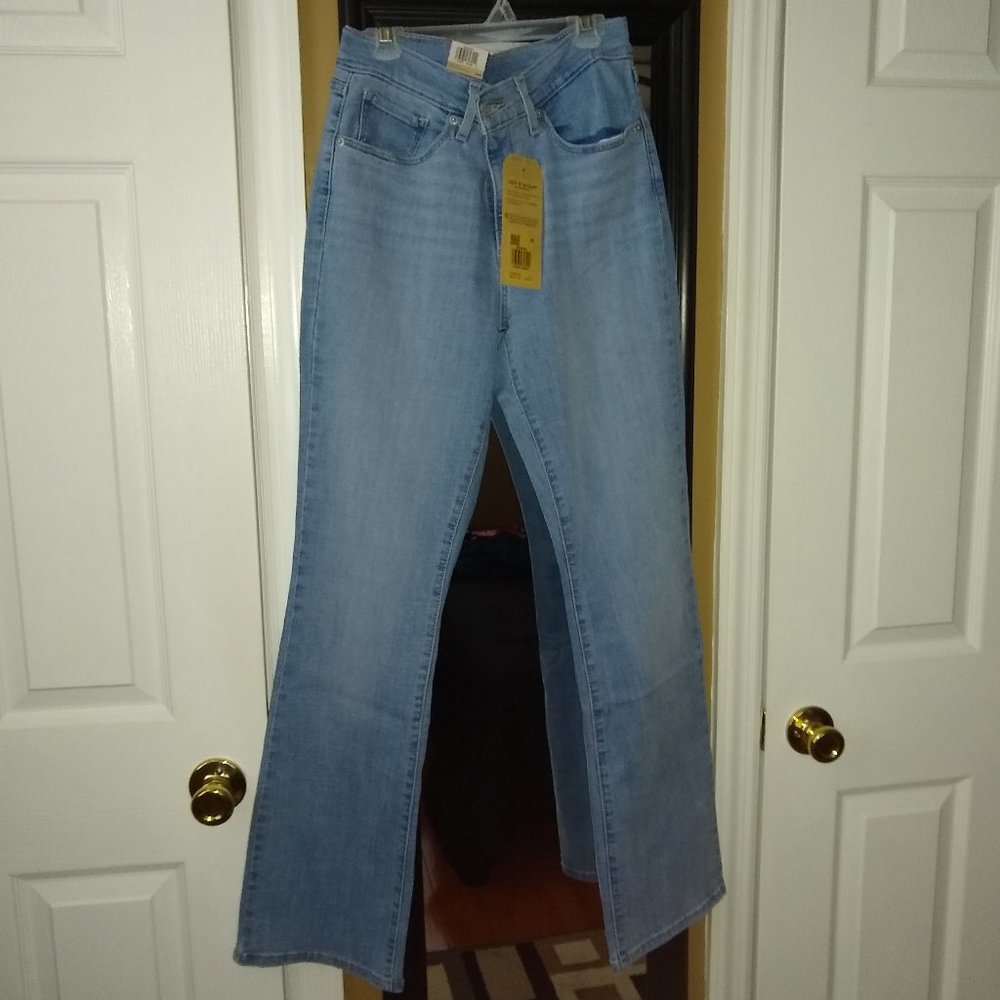 Levi's Sculpt Hypersoft Bootcut Jeans